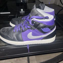 Retro Jordan 1s Mid-Top