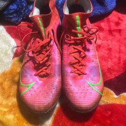 NIKE SOCCER CLEATS