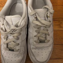 White Nike Air Force One size 7Y