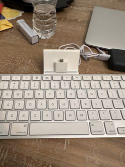 iPad Keyboard Model A1359 w/ Adapter