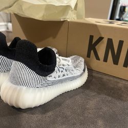 Yeezy 350 V2 CMPCT