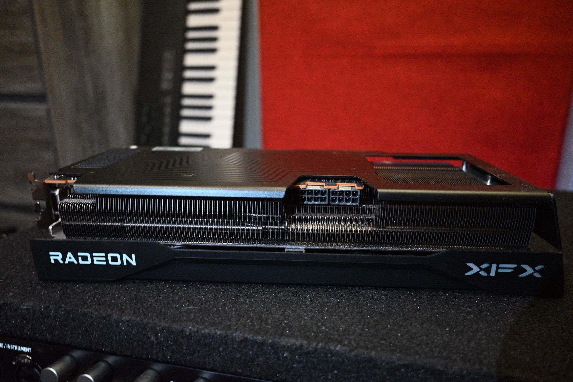 9070 XT AMD XFX