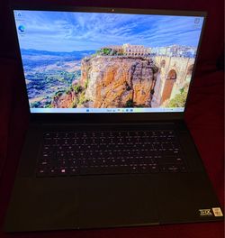 RTX 3070 Razer Blade 15  i7 gaming laptop  16 ram 500GB ssd