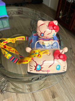 Hello Kitty Chucky Universal Studios