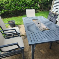 Patio Table And 6 Chairs