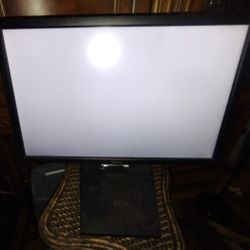 Dell P2213T LCD, LED,  Monitor 24 IN. 