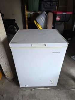 Insignia chest freezer