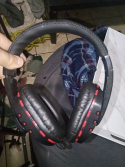 Wired Gaming Headphones w/mic and USB mouse