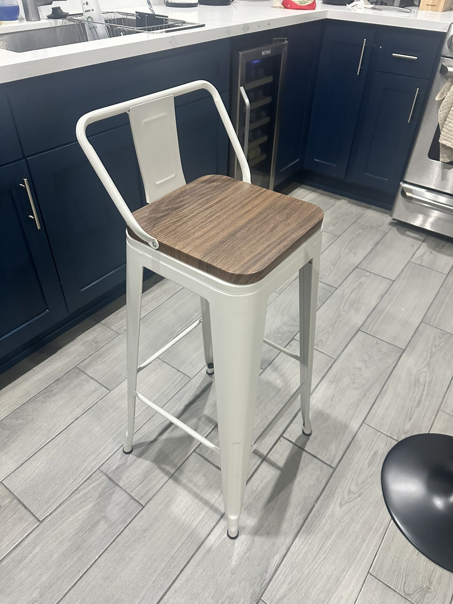bar stools 