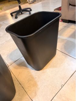 Trash can