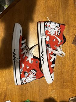 Converse Youth Size 3 Peanuts Snoopy Charlie Brown 