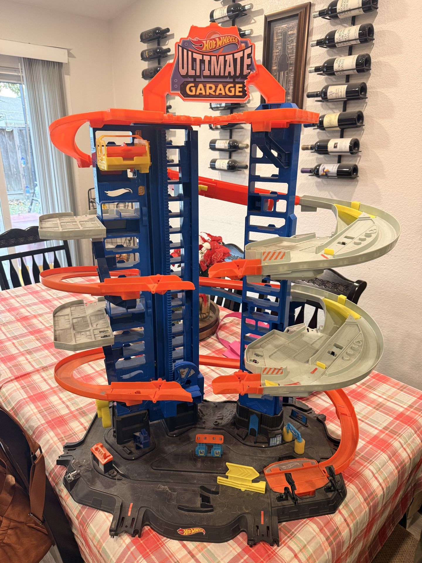 Hot Wheels Ultimate Garage Track
