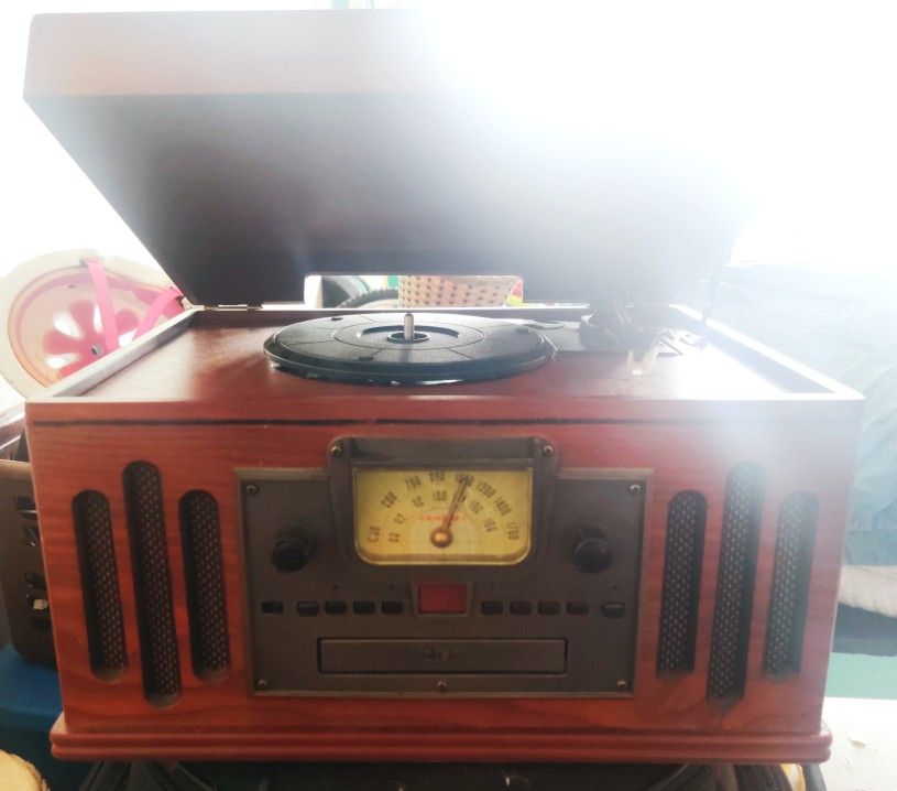 Crosley Musician 3-Speed Record/Vinyl Player