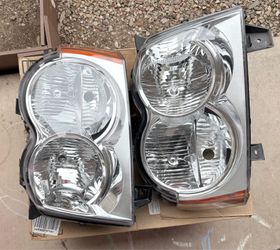 2005-2007 Jeep Grand Cherokee OEM Headlight Assembly