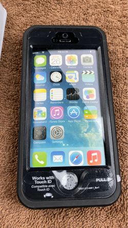 iPhone 5 and 5s cover with protection screen and accessories as seen (brand new)