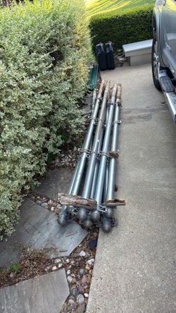 Metal fence post