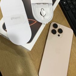 Selling Unlocked 256 GB iPhone 16 Pro Max