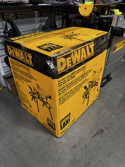 DeWALT 10" Table Saw with Stand 7491