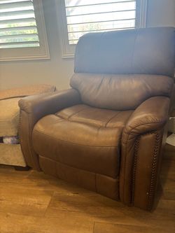 Recliner/ rocking chair