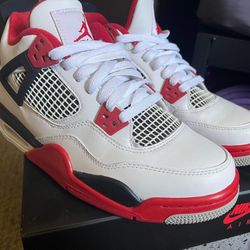 Air Jordan 4 Retro
