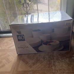 Set Of Plates