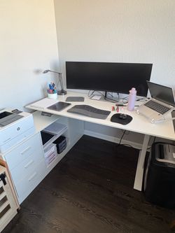 SPACIOUS Standing Desk