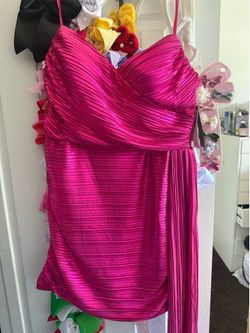 Vestido de fiesta size 14-15 fushia