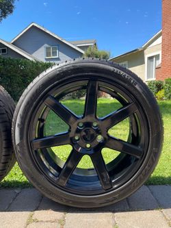 5 lug nut rims & TIRES / rines & LLANTAS de 5 birlos (5x108) size: 18” NEW TIRES