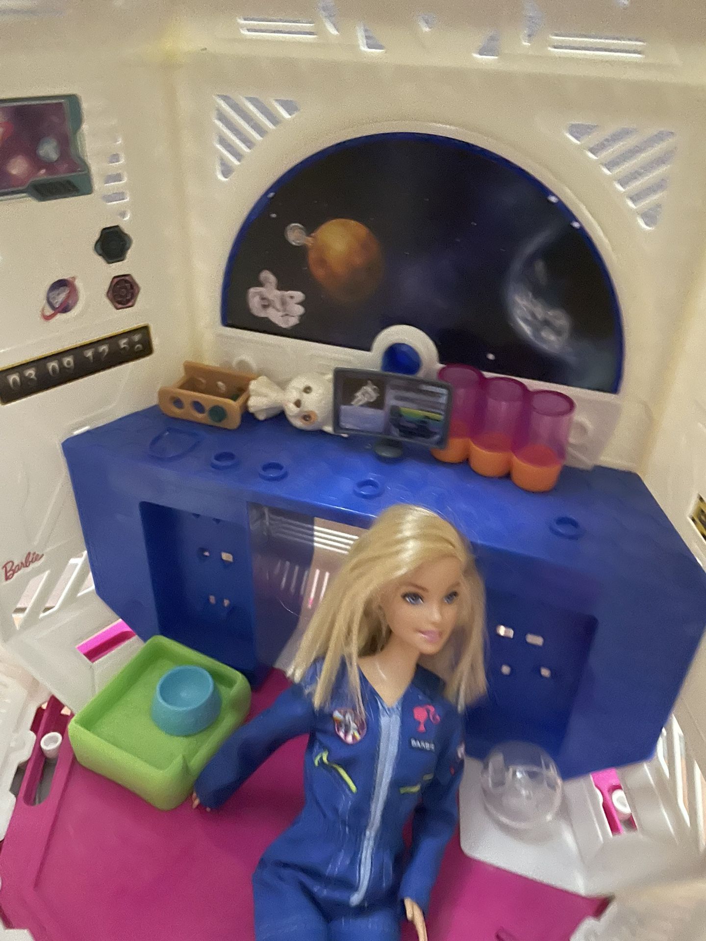 Barbie Space Nasa Set for Sale in Miami, FL - OfferUp