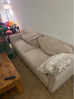 83.46 in Velvet Cream Couch