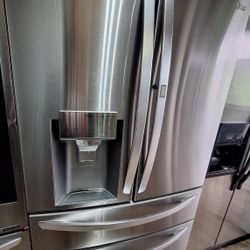Lg Four Door Refrigerator Like New 