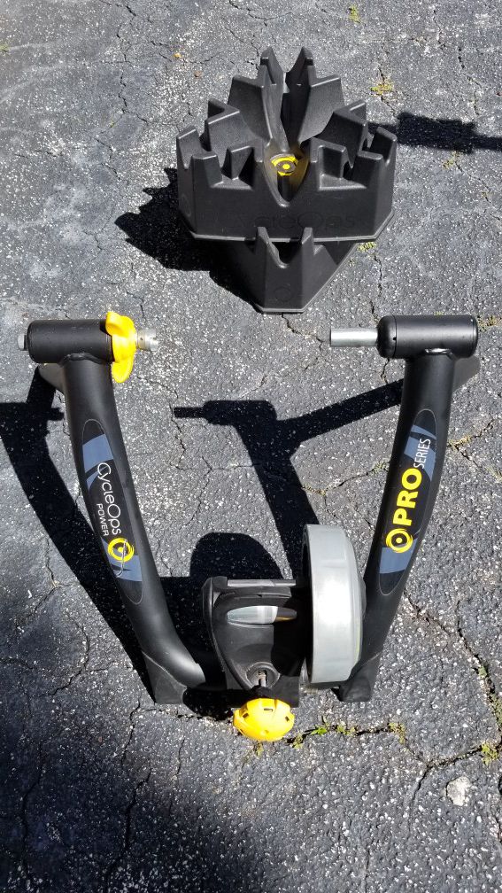 CYCLE 0PS PRO SERIES BIKE TRAINER