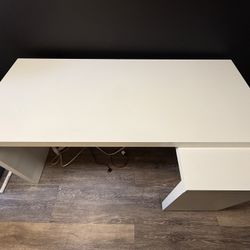 Malm IKEA Desk