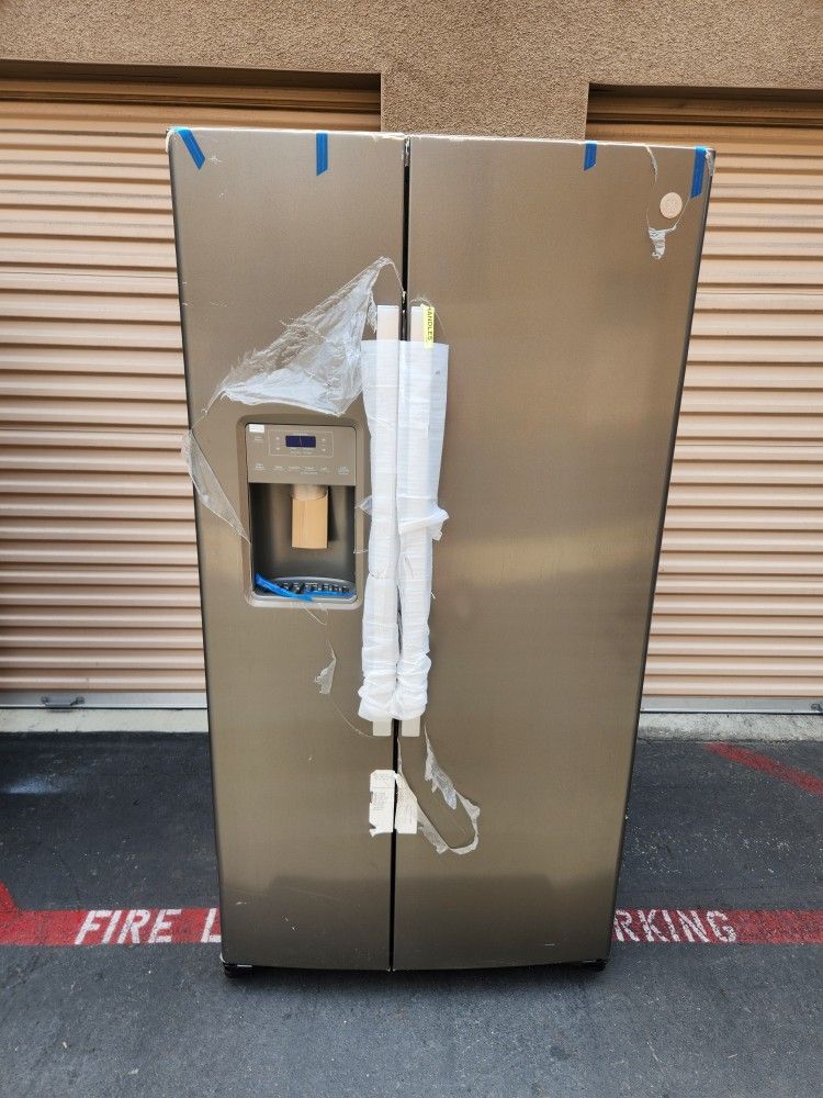 GE Refrigerator Side X Side 