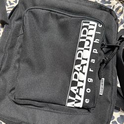 Napapijri happy cross body pocket bag/purse