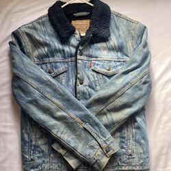 Levis Sherpa Blue Denim Jacket Sz Medium