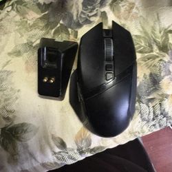 Razor Basilisk V3 Mouse and charger