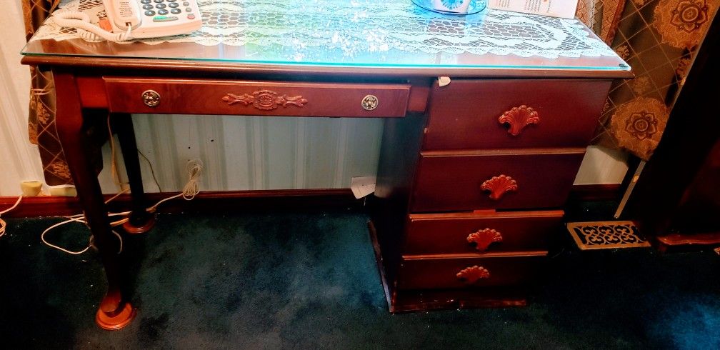 Small Desk And 4 Drawers Small Chest Dresser 