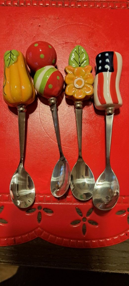 Home Interior. Cucharas Nuevas. De 4 Estaciones 