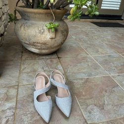 Brand New, Henejnel Silver Heels