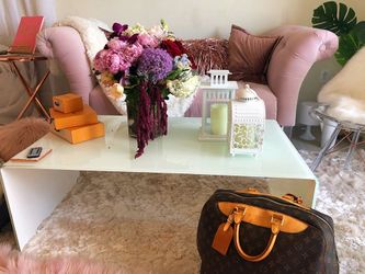 Elegant PINK L♥️VE Seat Sofa
