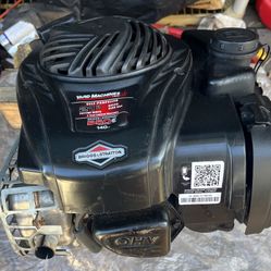 Lawn Mower Engine with Mounting Bolts -Works 