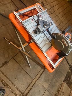 RIDGID 9-Amp 7 in. Blade Corded Wet Tile Saw with Stand