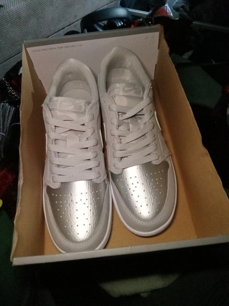 7y Air Jordan 1 Retro Low OG (GS)