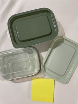 Plastic Food Storage Containers – Free with Purchase
