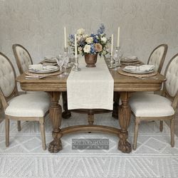 Solid Quartersawn Oak Clawfoot Dining Table (circa late 1800s/early 1900s)  - Extends To 94" - Seats 1-12