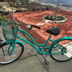 Woman’s beach cruiser