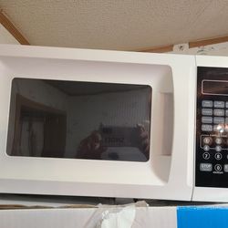 Small Microwave, Great For Bedroom Or Truck Sleepers