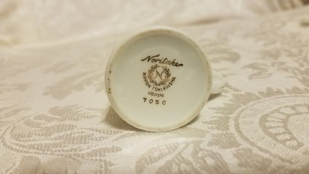 Noritake creamer 7050