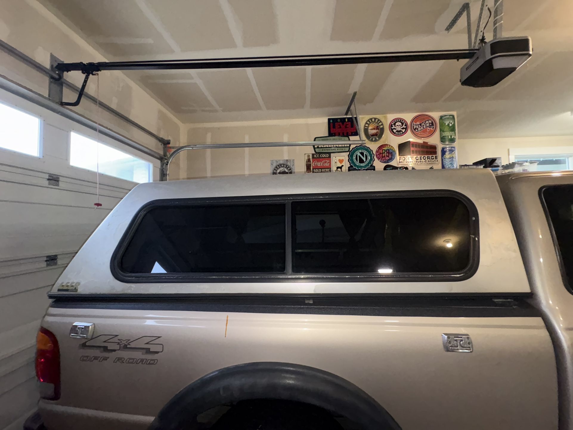 Leer Crown Truck Canopy/Camper/Cap